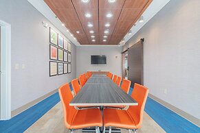 Holiday Inn Express & Suites Marion by IHG