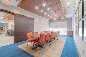 Holiday Inn Express & Suites Marion by IHG