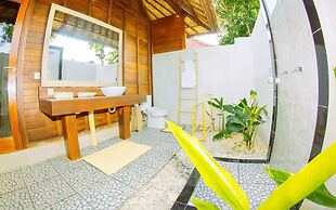 Dini DNusa Lembongan