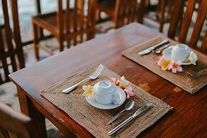 Dini DNusa Lembongan