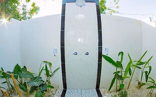 Dini DNusa Lembongan