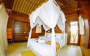 Dini DNusa Lembongan