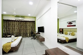 Crimson Park Shripriya Hotel
