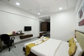 Crimson Park Shripriya Hotel