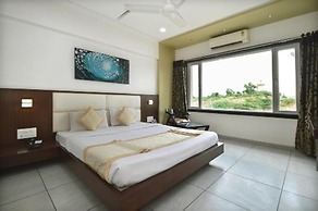 Crimson Park Shripriya Hotel