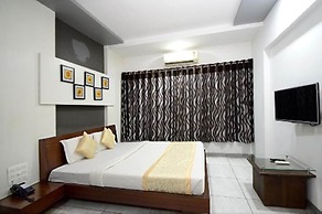 Crimson Park Shripriya Hotel