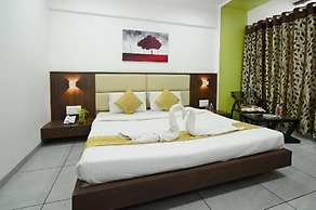 Crimson Park Shripriya Hotel