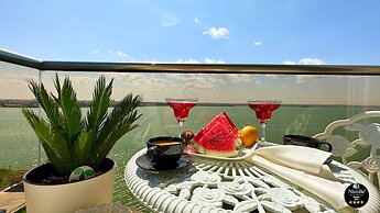 Deluxe Nicolle Solid Residence Mamaia