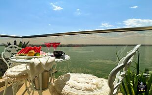 Deluxe Nicolle Solid Residence Mamaia