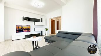 Deluxe Nicolle Solid Residence Mamaia