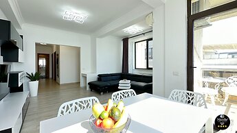 Deluxe Nicolle Solid Residence Mamaia