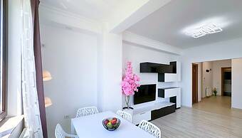 Deluxe Nicolle Solid Residence Mamaia