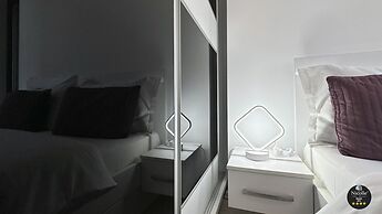 Deluxe Nicolle Solid Residence Mamaia