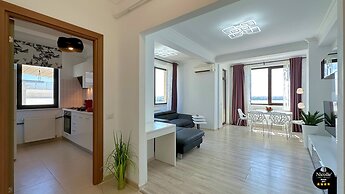 Deluxe Nicolle Solid Residence Mamaia