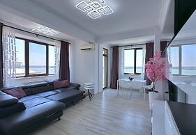 Deluxe Nicolle Solid Residence Mamaia