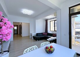 Deluxe Nicolle Solid Residence Mamaia