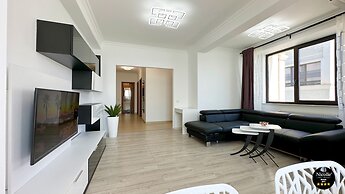 Deluxe Nicolle Solid Residence Mamaia