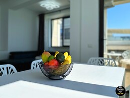 Deluxe Nicolle Solid Residence Mamaia