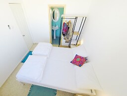 The White Hill Guest House - Hostel