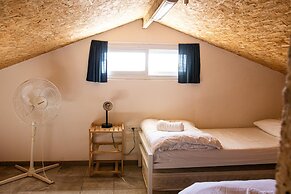 The White Hill Guest House - Hostel