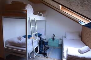 The White Hill Guest House - Hostel