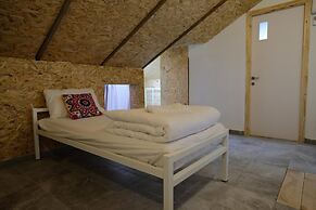 The White Hill Guest House - Hostel