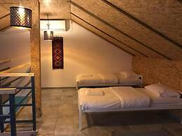 The White Hill Guest House - Hostel