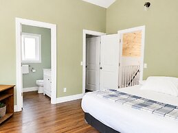 Escarpment Heights Motel