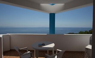 Paradise Lukova Hotel