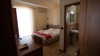 Paradise Lukova Hotel