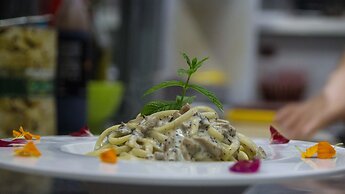 Paradise Lukova Hotel