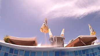 Paradise Lukova Hotel