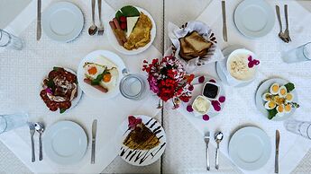 Paradise Lukova Hotel