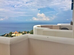 Paradise Lukova Hotel