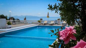 Paradise Lukova Hotel