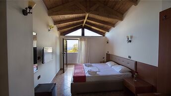 Paradise Lukova Hotel