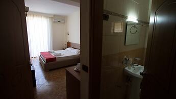 Paradise Lukova Hotel