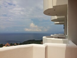 Paradise Lukova Hotel