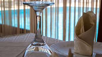 Paradise Lukova Hotel