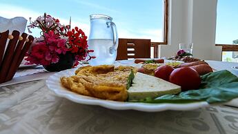 Paradise Lukova Hotel