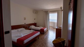 Paradise Lukova Hotel