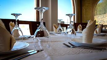 Paradise Lukova Hotel