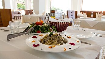 Paradise Lukova Hotel