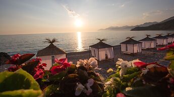 Paradise Lukova Hotel