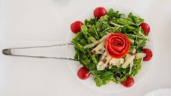 Paradise Lukova Hotel