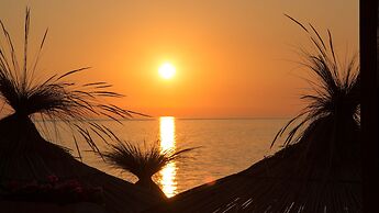 Paradise Lukova Hotel