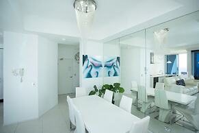 Chevron Renaissance Private Apartments