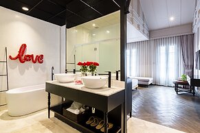 Mila Thapae@ChiangMai Old City