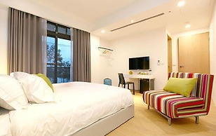 Lovely Pond Hostel