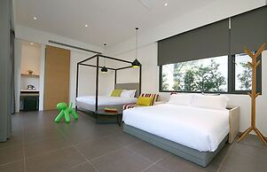 Lovely Pond Hostel